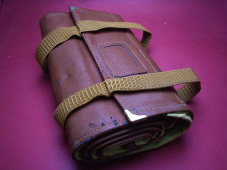 Felsina Aufbewahrungstasche aus Leder für Uhren oder Armbänder, Länge: 87cm, Platz für 28 Uhren oder Bänder, mit Tragegriffen, Farbe: außen braun, innen beige gebraucht 