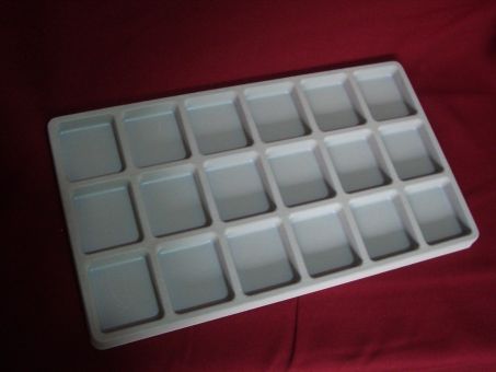 Sortiertablett mit 18 Fächern, 34,5cm x 20cm x 1cm, grau 