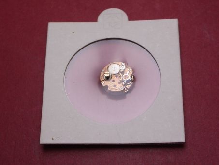 Omega Uhrwerk Kal. 640 mit Zifferblatt & Zeigern, Backwinder, Handaufzug, Ø 12.41mm, f = 19,800 vph 