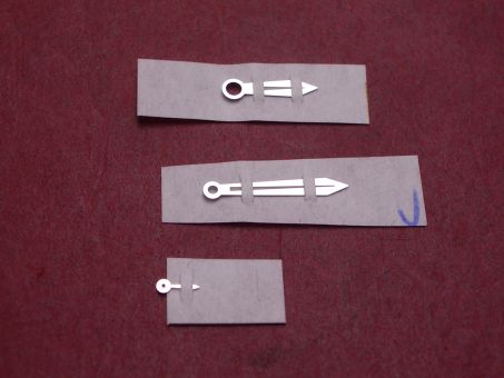 Baume & Mercier Zeigersatz, rhodiniert, Maße: Stunde Ø 150 Länge 6,9mm, Minute Ø 85 Länge 11,5mm Sekunde Länge 3,2mm 