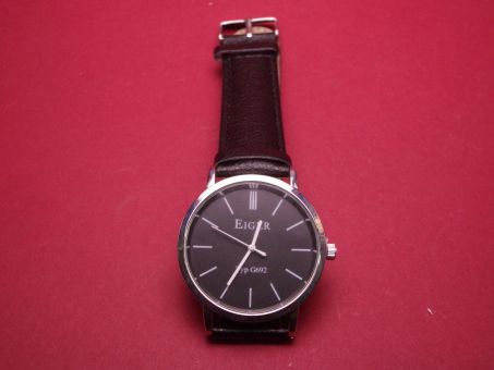 Komplette Uhr, Eiger, Quartz, Typ G692, schwarzes Zifferblatt 
