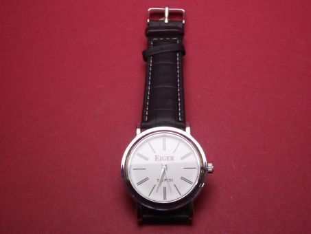 Komplette Uhr, Eiger, Quartz, Typ P751, weißes Zifferblatt 