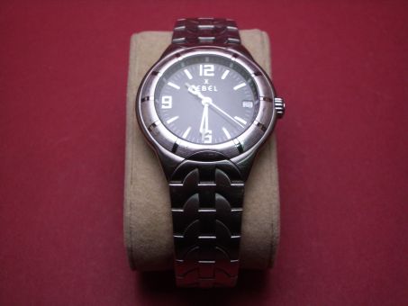 Ebel E-type, Quarz, Stahl, Bandbreite: 20mm im Verlauf auf 17mm, Ref. 9187C41, getragen 