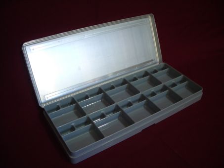 Aufbewahrungs-, /Transport- / oder Sortierbox, 29cm x 12cm x 3cm, 10 große & 20 kleine Fächer, gebraucht 