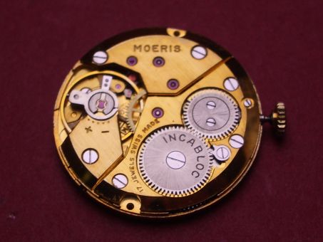 Moeris Uhrwerk Kal. FM135, mit Zifferblatt, Zeigern und Krone, gebraucht 