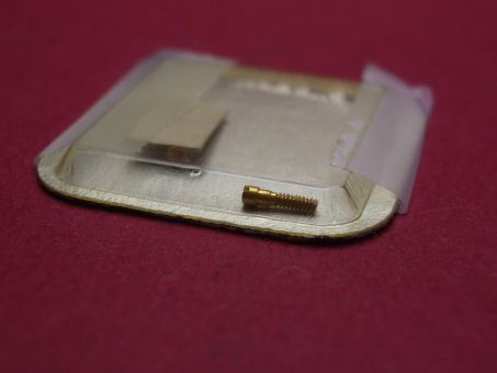 Cartier Schraube, Gelbgold, für Ceinture, Ø 1,26mm, Länge 4,73mm 