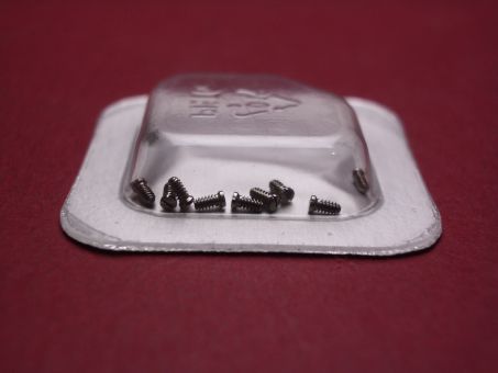 Cartier Schraube, Stahl, Ø 1,25mm, Länge 2,38mm, für Panthère PM, MM & GM, VLC PM & GM, Santos 100 XL, Santos Demoiselle PM & Tank Divan Mini, techn. Ref. 0198, 0191, 1284, 1120, 2740, 2741, 1080, 1285, 1300, 1320, 2698, 2599, 2891 & 2935 