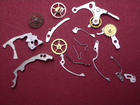 Landeron 51 / 152 Ersatzteil Set, Teilenummern : 8000, 8020, 8060, 8080, 8100, 8139, 8180, 8220, 8270, 8320, 8325, 8340, 8356 