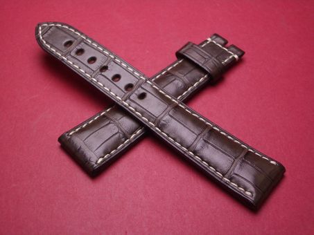 Breguet Lederarmband, Krokodil, Breite: 22mm im Verlauf auf 18mm, Längen: Lochseite 125mm & Schließenseite 90mm, braun mit heller Naht, ohne Schließe, GCU.9Z8.LS.UM.213 