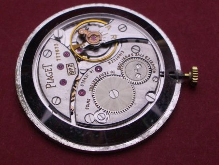 Uhrwerk Piaget cal. 9P2 mit Zeigern und schwarzem Diamant-Zifferblatt 