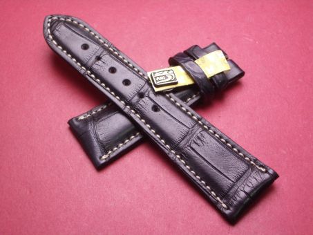 Louisiana Krokodil-Leder-Armband, 22mm im Verlauf auf 18mm an der Schließe, signiert: D. Dornblüth & Sohn, Farbe: schwarz mit heller Naht, XS-Länge 