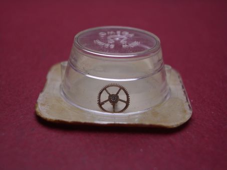 Omega 210-213, R11.5 - Teile-Nr. 1227 - Minutenrad mit Minutenrohr H3, Höhe 5,21mm 