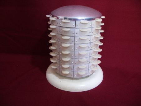 Lager-Rondell, 19cm x 15,5mm, 80 Fächer mit verschiedenen Aufteilungen, gebraucht 