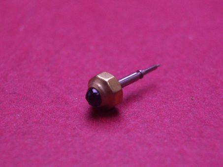Cartier Krone, Gelbgold, mit eingefasstem Spinell und Aufzugswelle, Ø 3,7mm, Höhe 3,4mm, gebraucht 