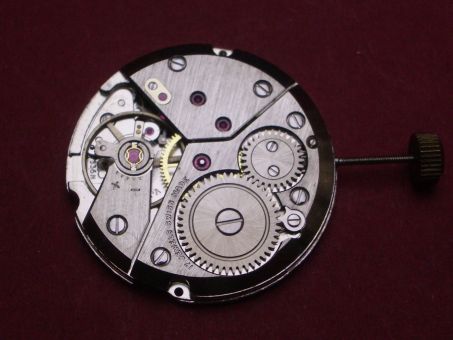 Uhrwerk Peseux Cal. 336 N vorbereitet für Datum, ohne Stundenrad 